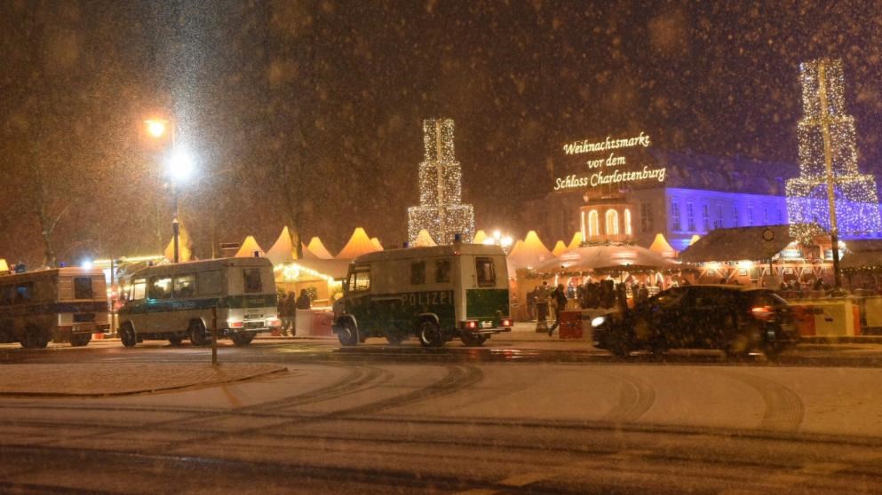 Βρέθηκε μεγάλη ποσότητα πυρομαχικών κοντά σε χριστουγεννιάτικη αγορά στο Βερολίνο – ΤΩΡΑ