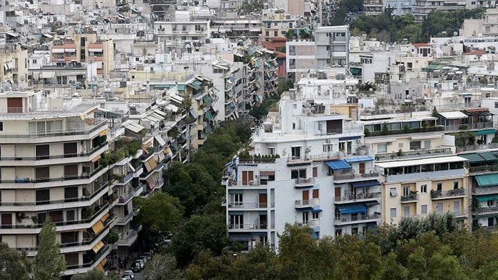 Οι Έλληνες ξεπουλάνε τα σπίτια τους σε εξευτελιστικές τιμές