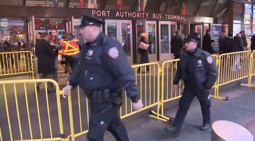 Φορούσε γιλέκο με καλώδια ο άνδρας που συνελήφθη μετά την έκρηξη στη Νέα Υόρκη – ΤΩΡΑ