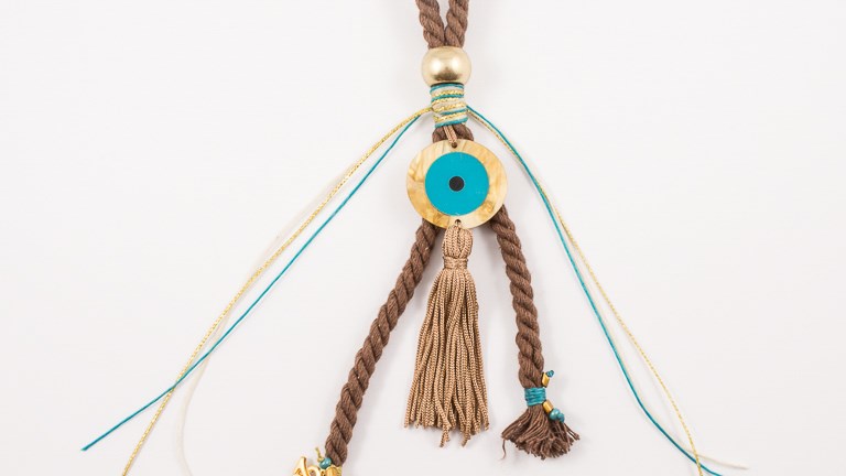 Ρόδι, πέταλο ή δεκάρα; Τι πρέπει να ξέρετε πριν διαλέξετε το γούρι του 2018