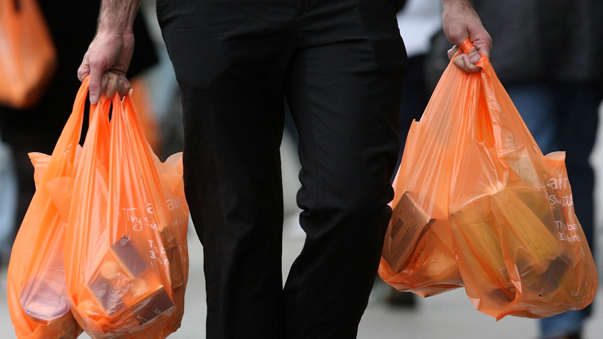 Τέλος οι δωρεάν πλαστικές σακούλες – Τι θα ισχύει από το 2018