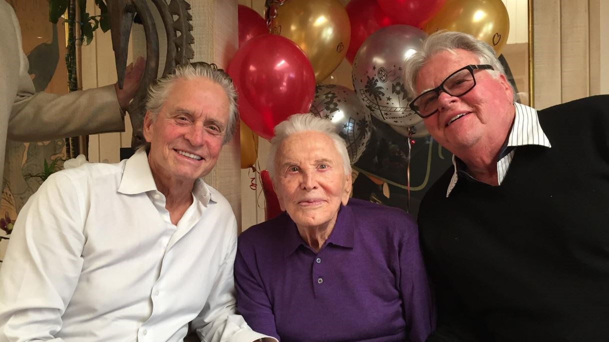 Υπεραιωνόβιος και επίσημα ο Κερκ Ντάγκλας- ΦΩΤΟ