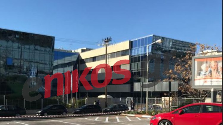 “Έμφραγμα” στους δρόμους γύρω από το σημείο που βρέθηκε το ύποπτο αυτοκίνητο – ΦΩΤΟ αναγνώστη – ΤΩΡΑ