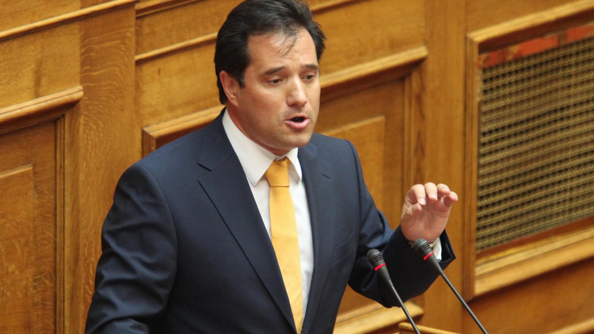 Άγριος καβγάς Γεωργιάδη- Φάμελλου στη Βουλή για τις καταθέσεις Τσακαλώτου στο εξωτερικό