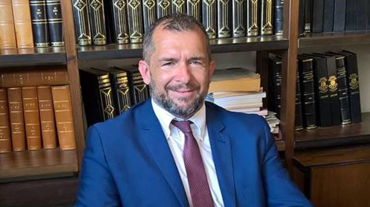 Τι λέει στον Realfm 97,8 για το “τρενάκι του τρόμου” στο Αίγιο ο νομικός σύμβουλος του Δήμου: Ο ιδιοκτήτης δεν είχε άδεια