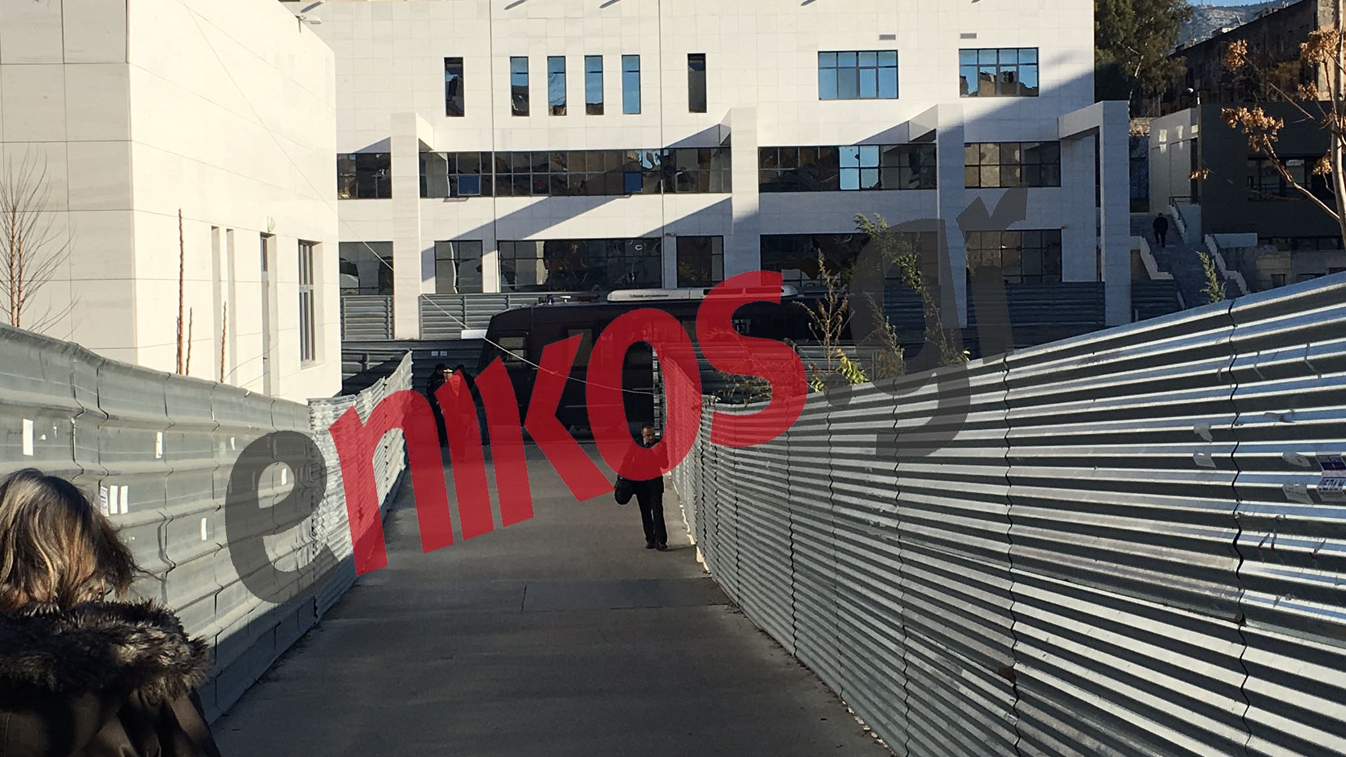 «Οχυρώνουν» το Ειρηνοδικείο για τους πλειστηριασμούς – ΦΩΤΟ – ΤΩΡΑ