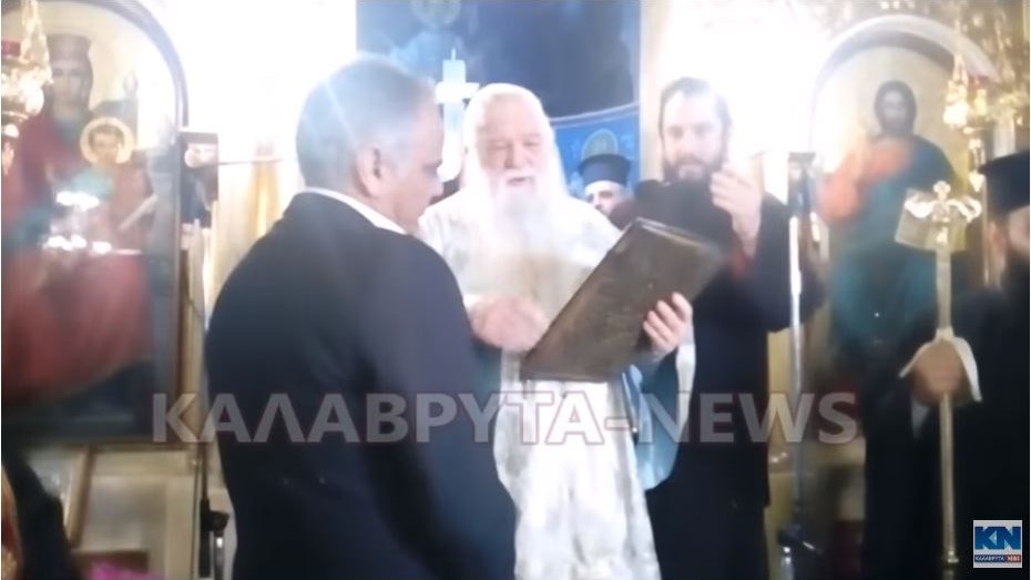 Δείτε τι έκανε ο Σκουρλέτης όταν ο Αμβρόσιος τον προέτρεψε να ασπαστεί το Ευαγγέλιο – ΒΙΝΤΕΟ