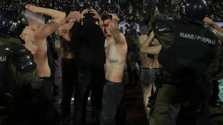 Έλληνας στους συλληφθέντες για τα επεισόδια στο ντέρμπι του Βελιγραδίου – ΒΙΝΤΕΟ
