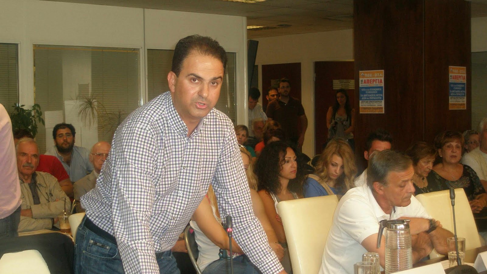 Σάλος με τα κατασχετήρια στον Βύρωνα – Τι αναφέρει στο enikos.gr ο δημοτικός σύμβουλος που παραιτήθηκε