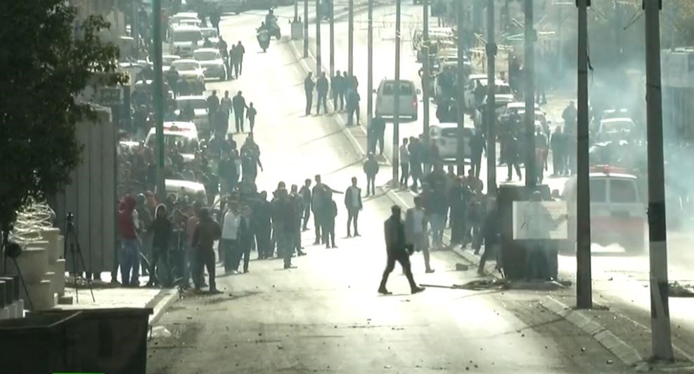 Νέες συγκρούσεις μεταξύ Παλαιστινίων και Ισραηλινών στη Δυτική Όχθη – Δείτε LIVE εικόνα