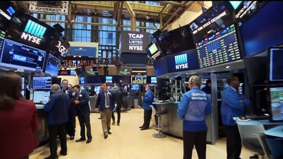 Wall Street – Έκλεισε με νέα ρεκόρ λόγω πιθανής ψήφισης του φορολογικού νομοσχεδίου