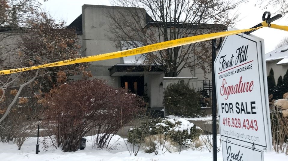 Πέπλο μυστηρίου γύρω από τον θάνατο δισεκατομμυριούχου επιχειρηματία- Βρέθηκε νεκρός στην έπαυλή του