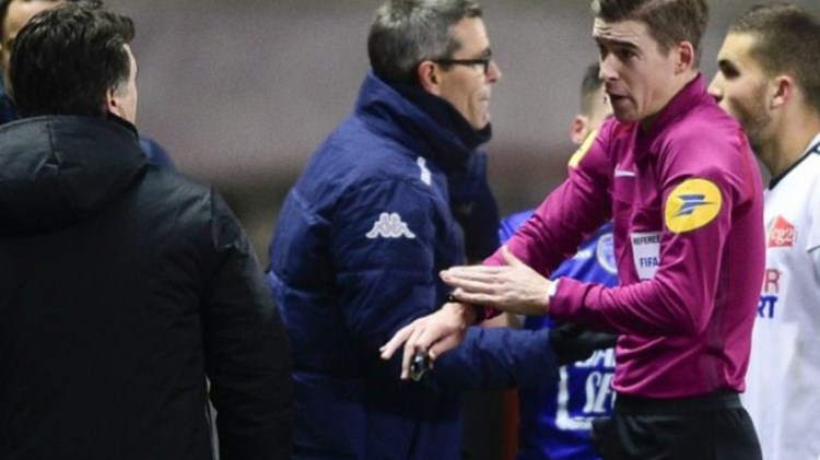 Έγινε και αυτό στο γαλλικό πρωτάθλημα: Ακυρώθηκε γκολ έπειτα από εννιά λεπτά – ΒΙΝΤΕΟ