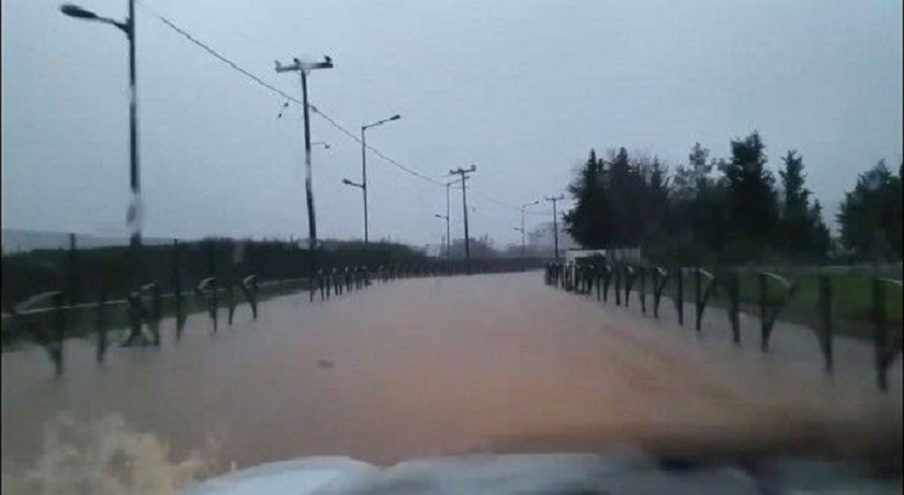 «Πνίγηκε» η Κομοτηνή – Πλημμύρισαν σπίτια και απεγκλωβίστηκαν άνθρωποι- ΦΩΤΟ