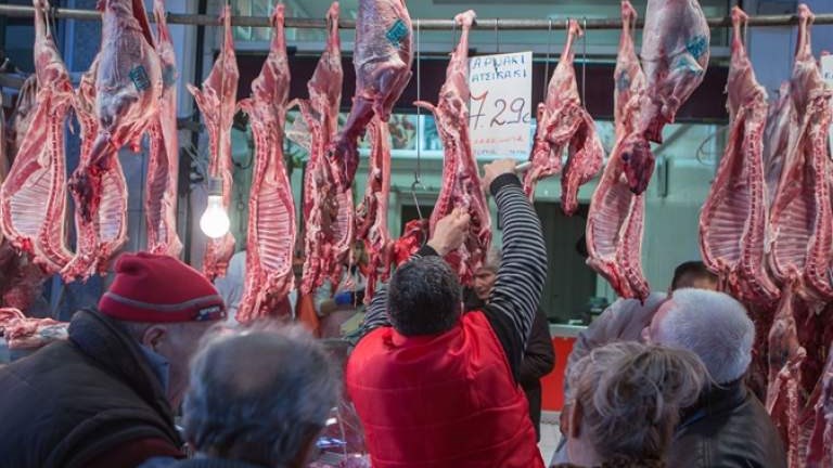 Κατάσχεσαν 2,3 τόνους ακατάλληλη συκωταριά στον Πειραιά