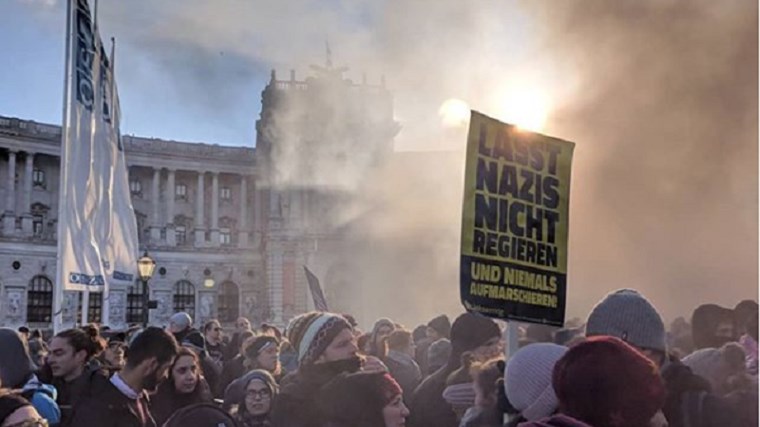 Διαδηλώσεις στην Αυστρία: Έξω οι ναζί από την κυβέρνηση – ΒΙΝΤΕΟ