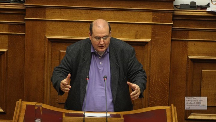 Ο Φίλης “ξαναχτυπά” για τους πλειστηριασμούς: Άμεσα μέτρα προστασίας της πρώτης κατοικίας