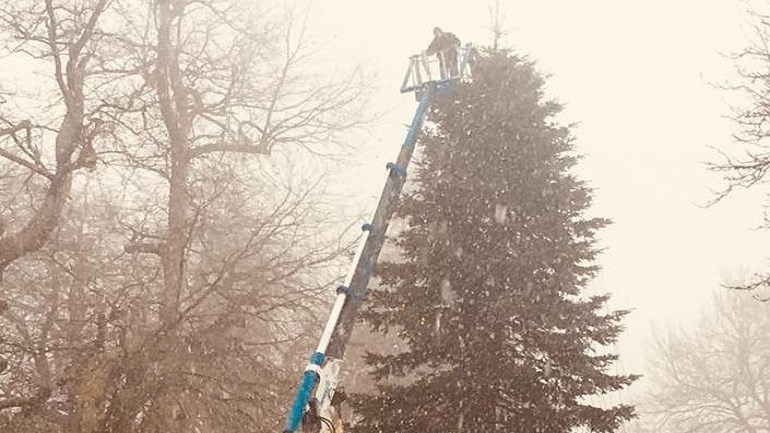 Χιονισμένο και… στολισμένο το Μέτσοβο- ΦΩΤΟ