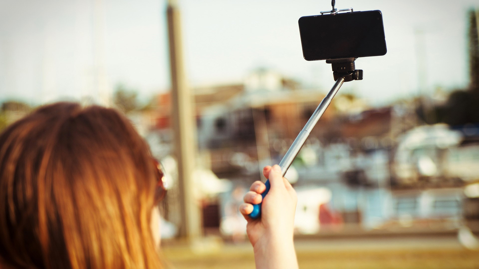 Σοκάρει έρευνα για τους λάτρεις των selfies