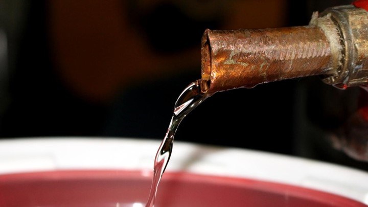 Μεγάλη ποσότητα λαθραίου τσίπουρου κατάσχεσε το ΣΔΟΕ στη Φθιώτιδα