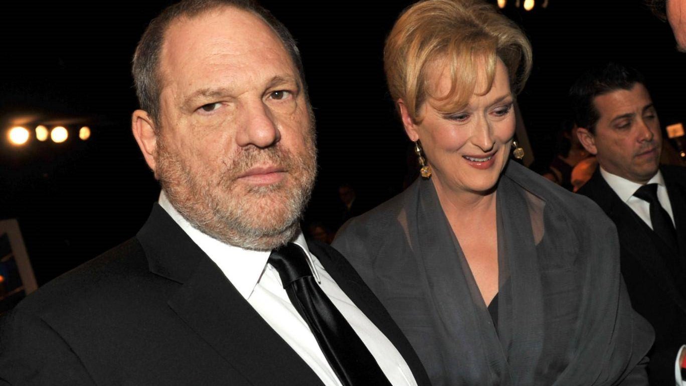 Στο μάτι του κυκλώνα η Μέριλ Στριπ: Γέμισαν με αφίσες εναντίον της οι δρόμοι του Λος Άντζελες -ΦΩΤΟ