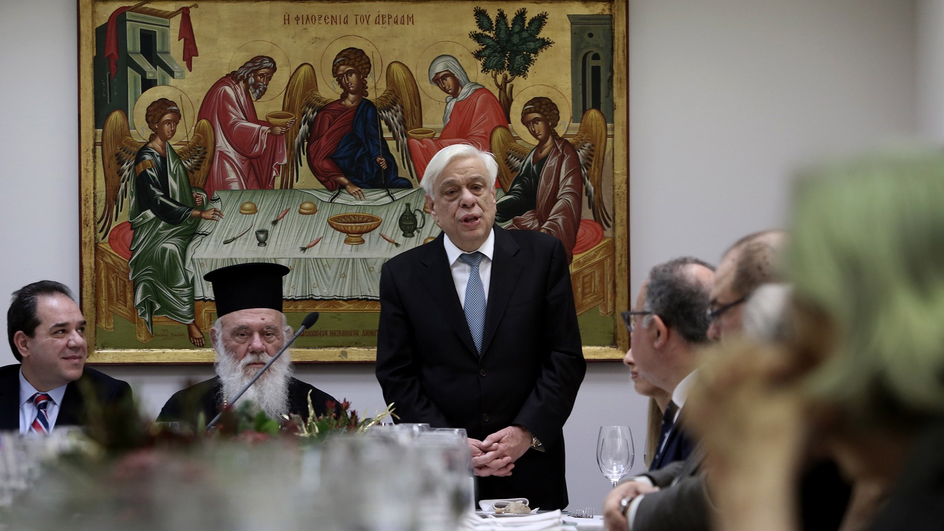 Ο Παυλόπουλος εξήρε τον ρόλο της Εκκλησίας, του Αρχιεπισκόπου και της «Αποστολής» στη στήριξη της ελληνικής κοινωνίας