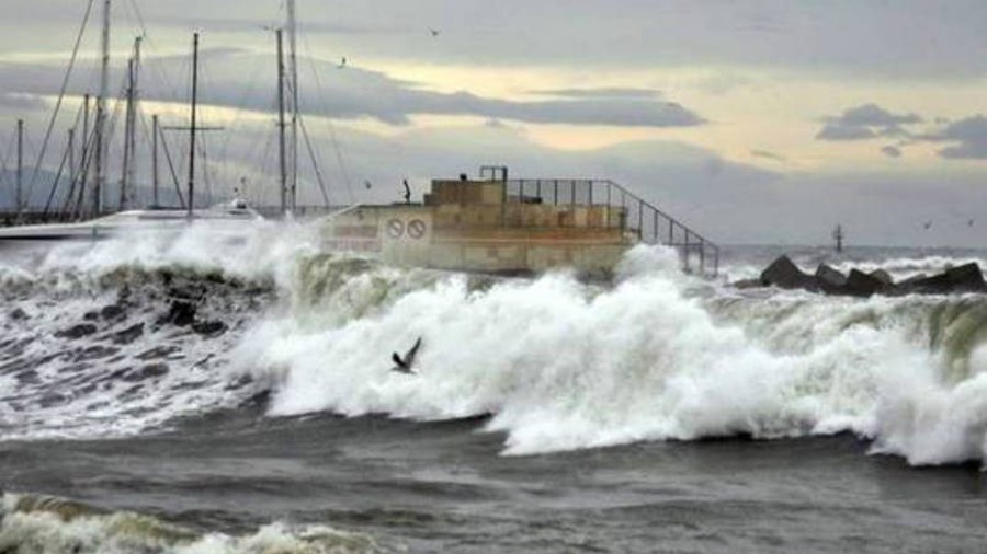 Ραγδαία επιδείνωση του καιρού με χιόνια και θυελλώδεις ανέμους – Σε ισχύ έκτακτο δελτίο της ΕΜΥ