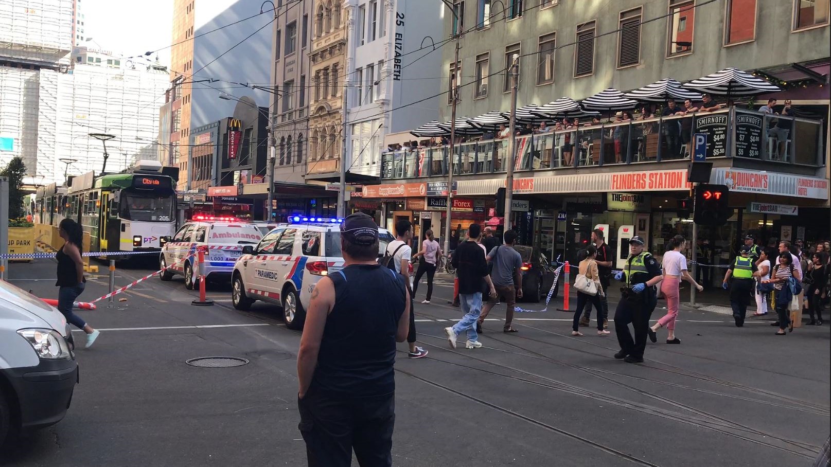 Η στιγμή που συλλαμβάνονται οι δράστες της επίθεσης στη Μελβούρνη- ΦΩΤΟ-ΒΙΝΤΕΟ