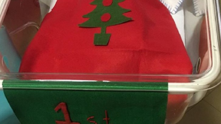 Είναι ξετρελαμένη – Η γυναίκα του Κωστή Χατζηδάκη ανέβασε ΦΩΤΟ του νεογέννητου γιου της στο Instagram