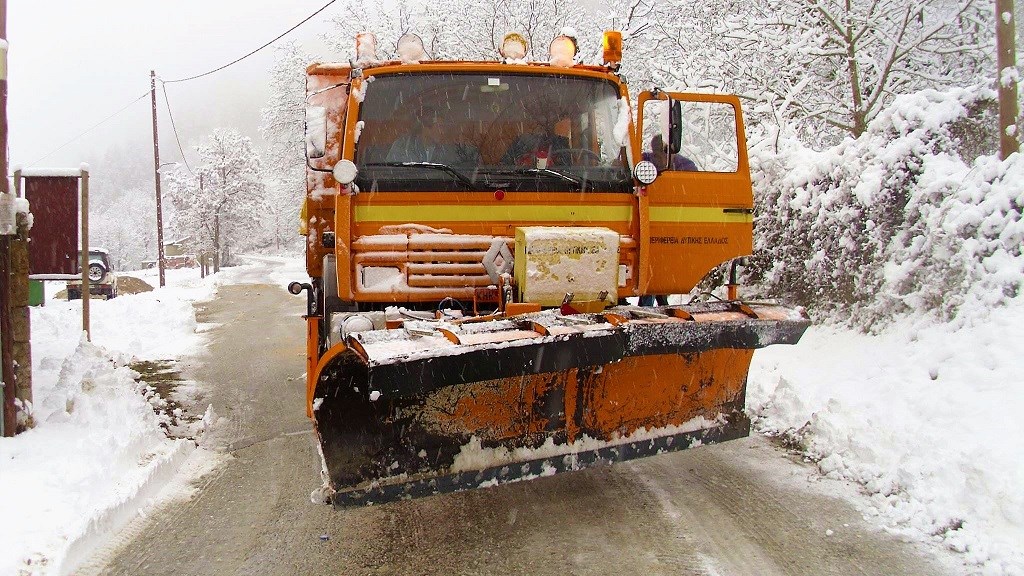 Ισχυρή χιονόπτωση στην Δυτική Ελλάδα: Που είναι κλειστοί οι δρόμοι – Που χρειάζονται αλυσίδες – Βίντεο