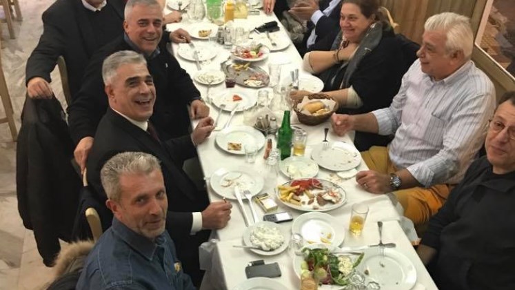 To “reunion” των δημοτικών συμβούλων του Νικήτα Κακλαμάνη – ΦΩΤΟ