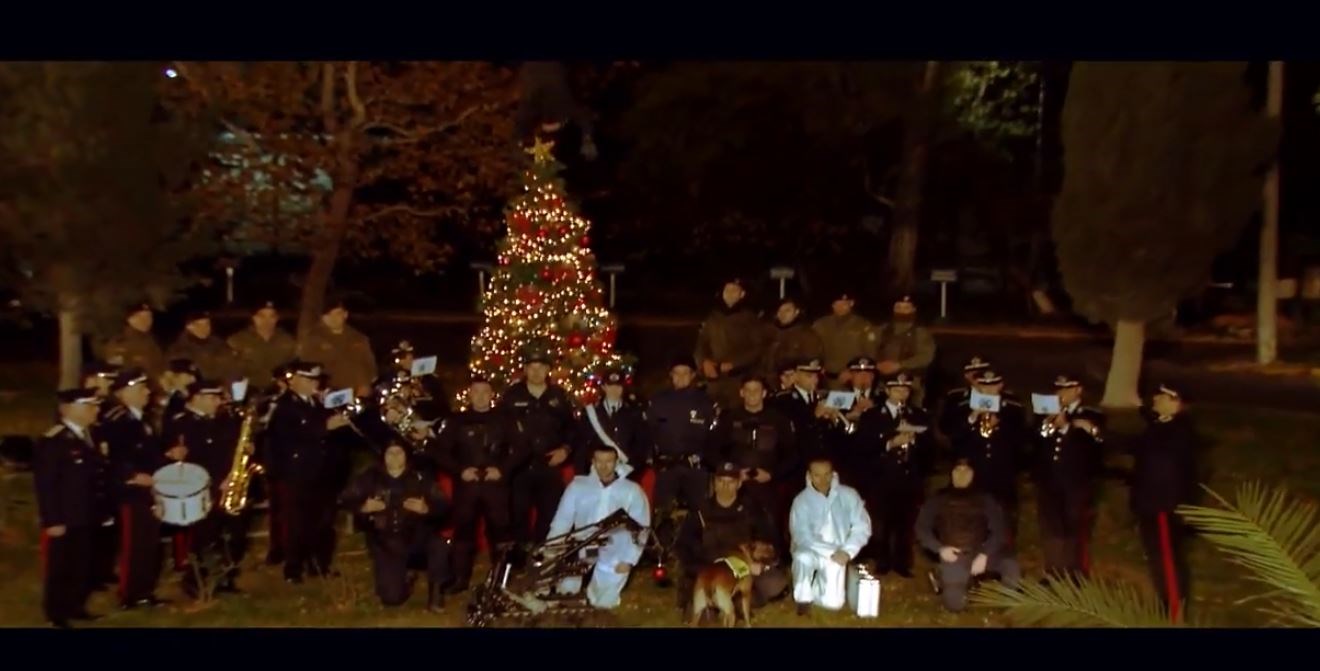 Μετά το Mannequin Challenge ήρθε νέο “χτύπημα” από την ΕΛ.ΑΣ – Δείτε το ΒΙΝΤΕΟ που έγινε viral