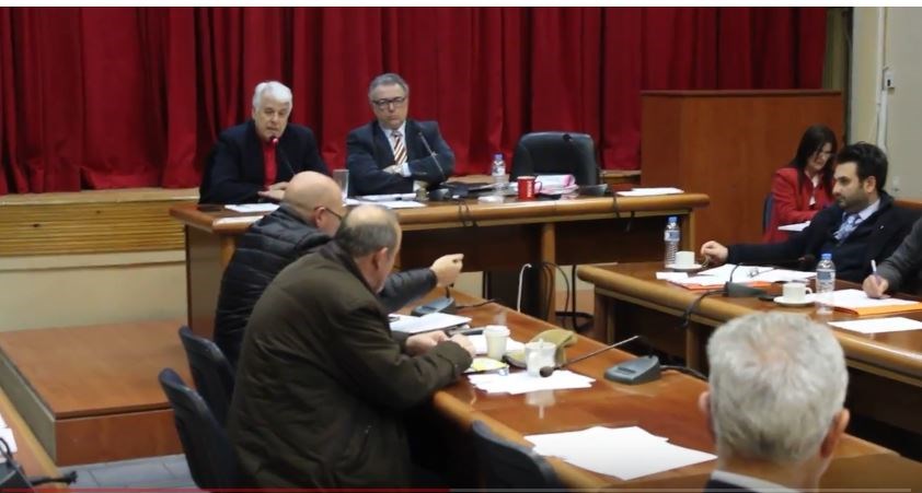 Σάλος στο Ωραιόκαστρο: Ο δήμαρχος χαρακτήρισε ΑμεΑ υπαλλήλους του δήμου – ΒΙΝΤΕΟ