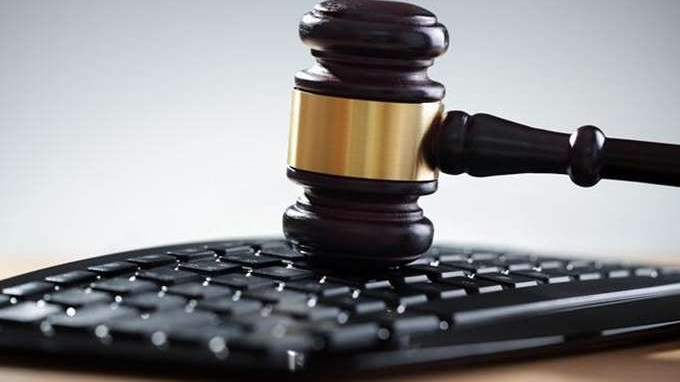 Bloomberg: Μεγάλο ενδιαφέρον ξένων για τις ηλεκτρονικές δημοπρασίες ακινήτων