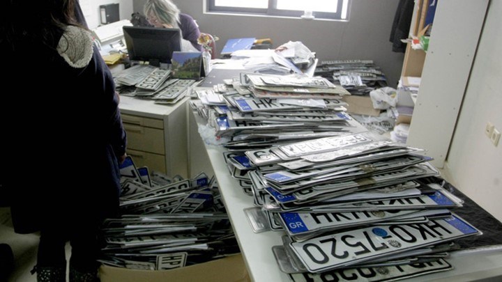 Σας ενδιαφέρει: Επιστρέφουν πινακίδες κυκλοφορίας λόγω εορτών – Τι γίνεται με τα πρόστιμα