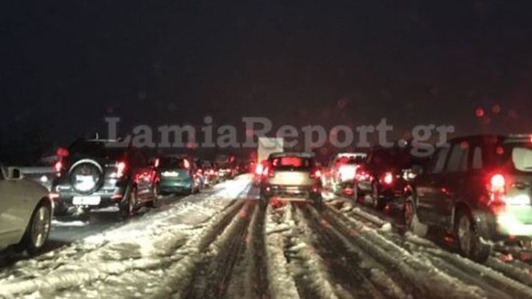 Έκτακτο δρομολόγιο «ferry boat» για τους εγκλωβισμένους στο Μαρτίνο – ΤΩΡΑ