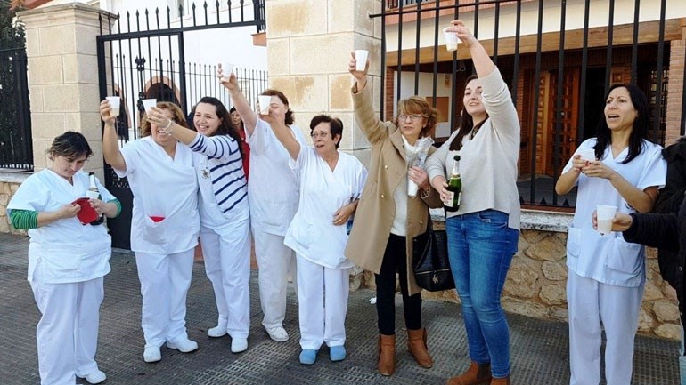 Εργαζόμενοι σε οίκο ευγηρίας τίναξαν την μπάνκα στο χριστουγεννιάτικο λαχείο