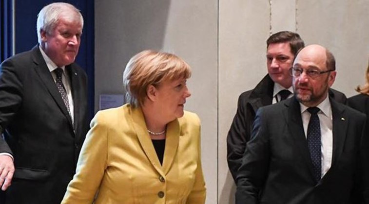 Σρέντερ: Πρέπει να υπάρξει γρήγορα κυβέρνηση μεγάλου συνασπισμού στη Γερμανία