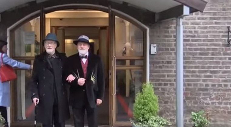 Τέλεσαν γάμο ομοφυλοφίλων για να αποφύγουν τον φόρο κληρονομιάς – ΒΙΝΤΕΟ