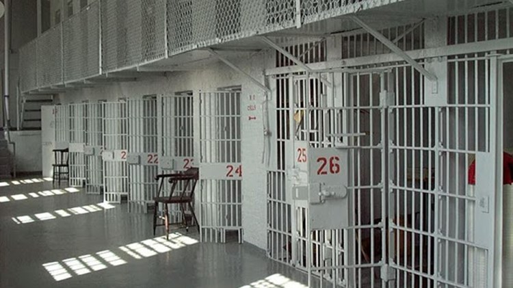 Κρατούμενοι χτύπησαν σωφρονιστικό υπάλληλο στις φυλακές Βόλου