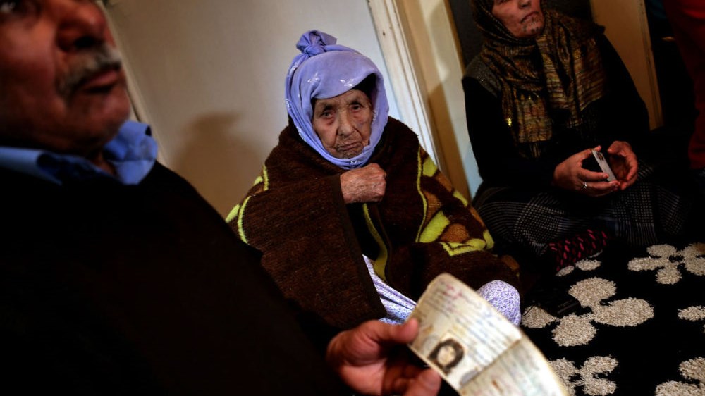 Αυτή είναι η τελευταία επιθυμία της υπεραιωνόβιας γιαγιάς από τη Συρία που έφθασε στην Αθήνα