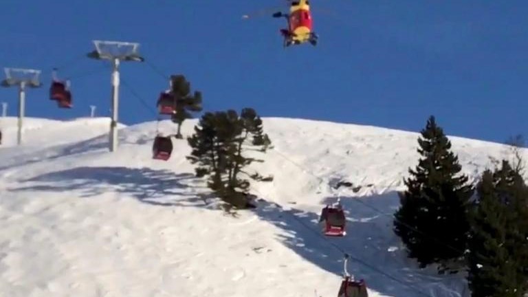 Αίσιο τέλος στην περιπέτεια των 100 εγκλωβισμένων σε τελεφερίκ χιονοδρομικού κέντρου στη Γαλλία – ΦΩΤΟ