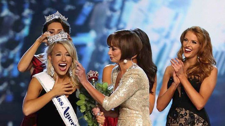 Σκάνδαλο μεγατόνων στα καλλιστεία των ΗΠΑ μετά την διαρροή mails των διοργανωτών