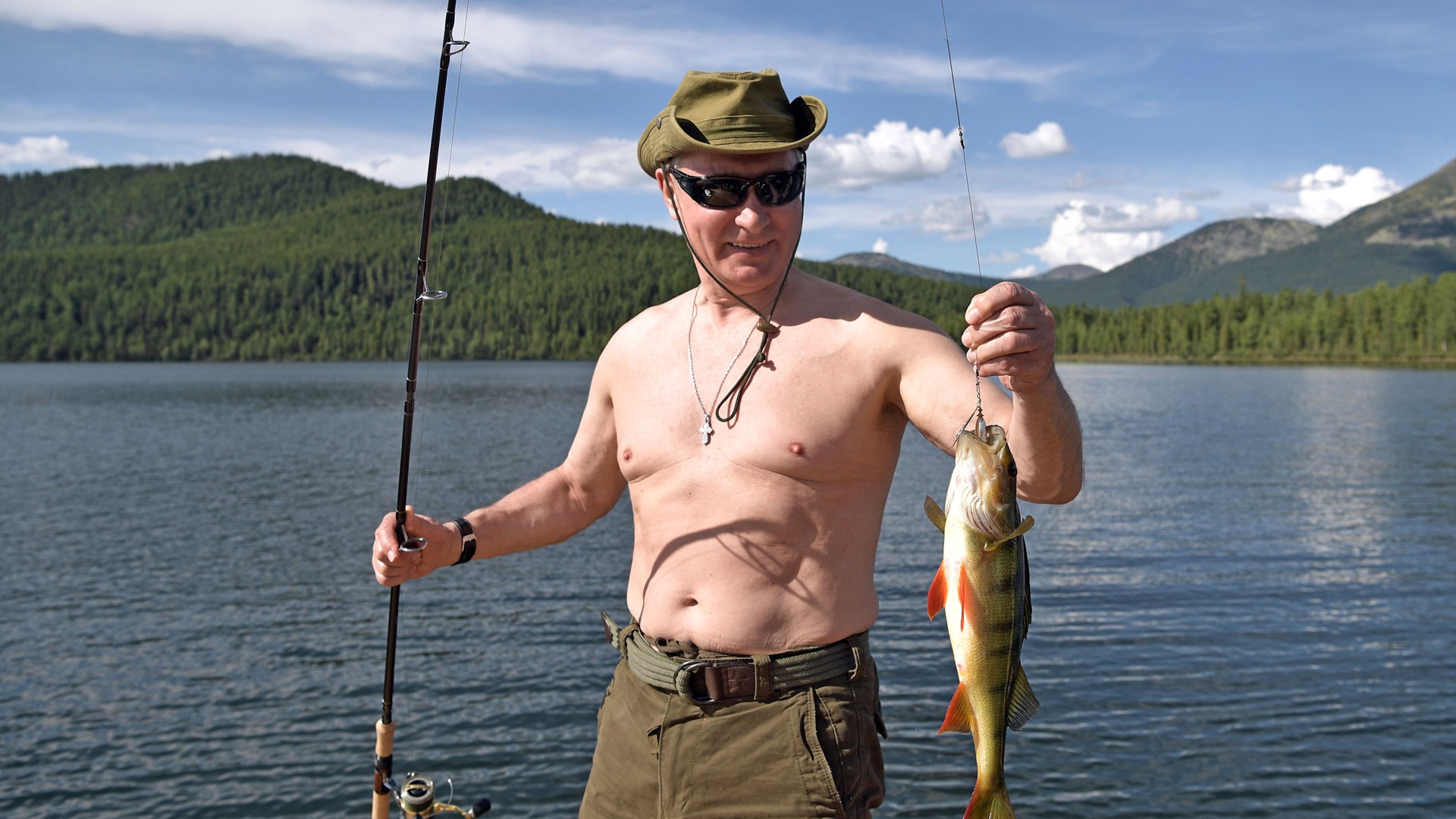 Γιατί ο Πούτιν κάνει μπάνιο σε…αίμα ελαφιού;