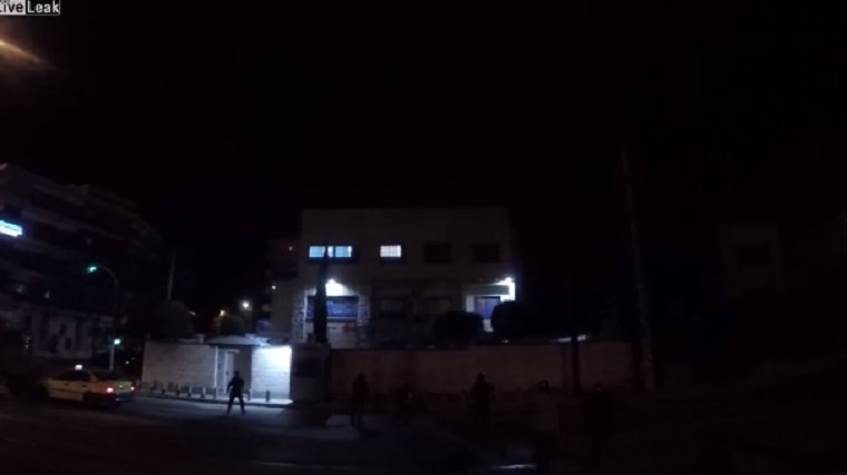 ΒΙΝΤΕΟ από την επίθεση του Ρουβίκωνα στην πρεσβεία του Ισραήλ