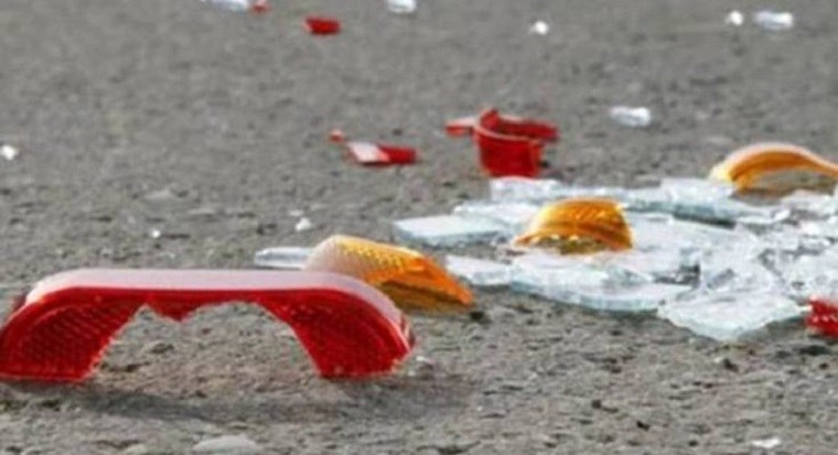 Θρήνος στην Άμφισσα για 22χρονο – “Καρφώθηκε” το αυτοκίνητό του σε κολώνα