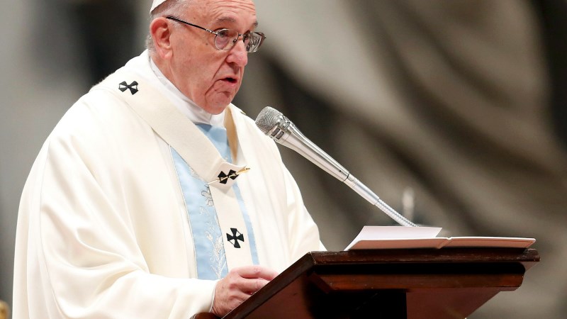 Πάπας: Οι πρόσφυγες είναι σαν τον Ιωσήφ και την Παναγία