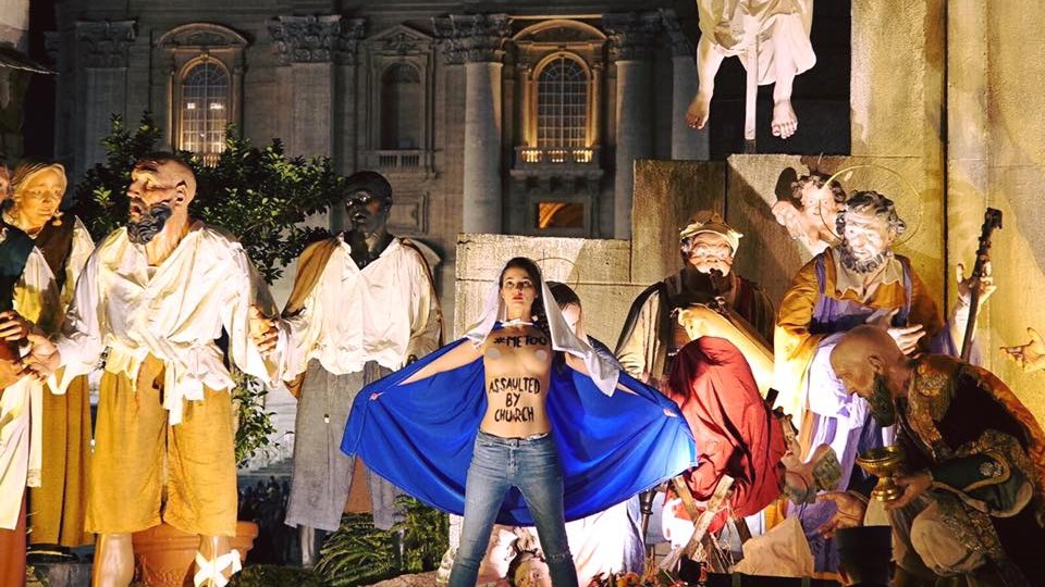 Επίθεση των FEMEN στη…φάτνη του Βατικανού – ΦΩΤΟ – BINTEO