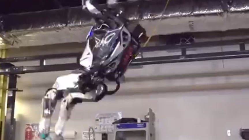 Το ρομπότ “ακροβάτης” – Κάνει ανάποδη κωλοτούμπα στον αέρα- ΒΙΝΤΕΟ