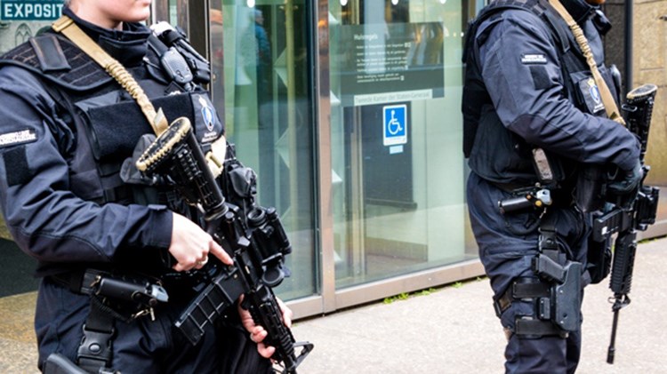 Τέσσερις συλλήψεις υπόπτων για τρομοκρατία στην Ολλανδία